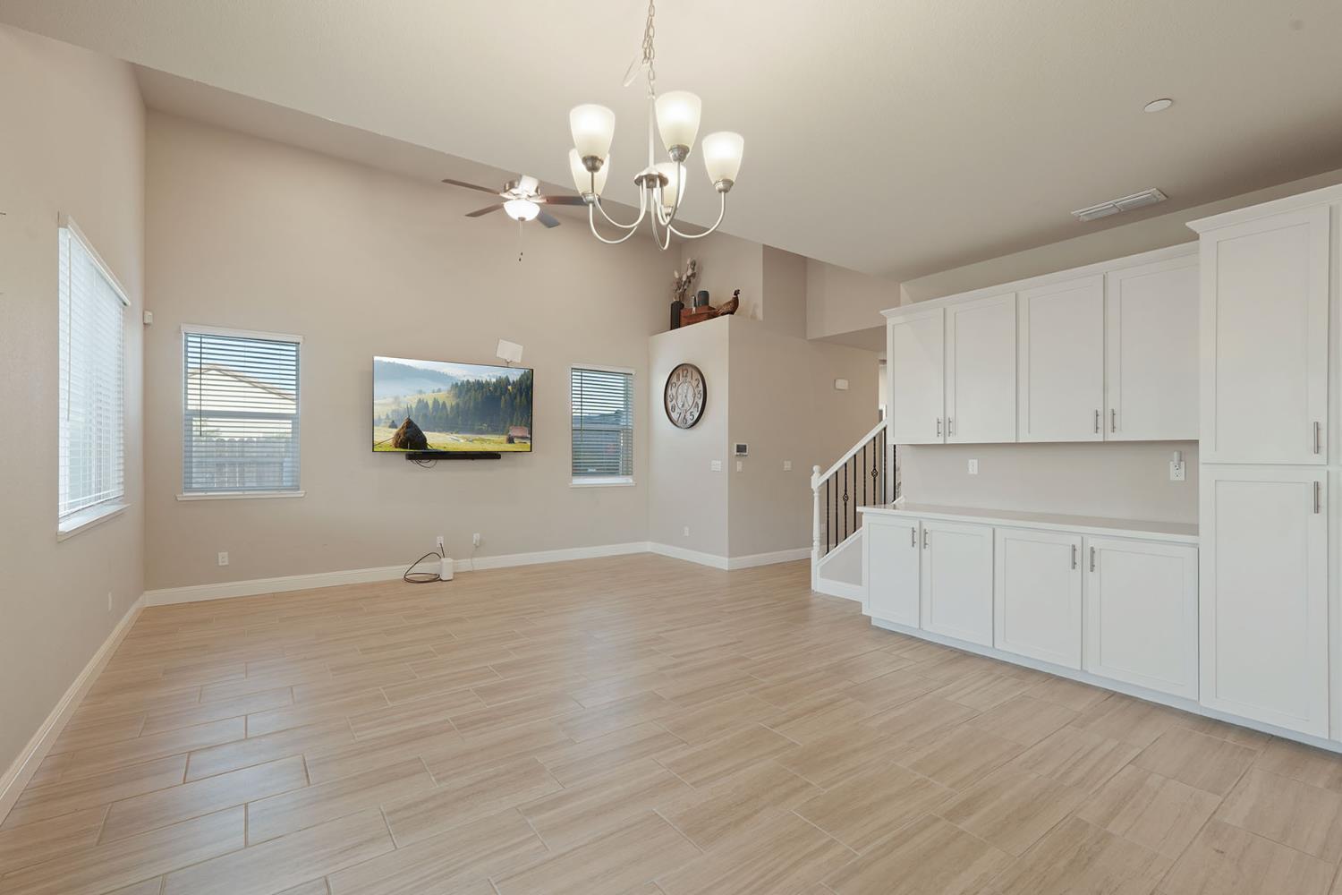 2905 Zinnia Way Lodi, CA 95242 - Photo 11 of 46