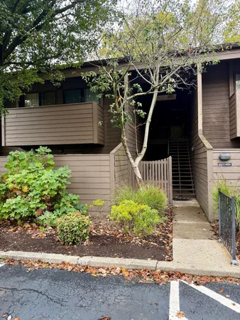 $1,245 | 750 Shaker Drive, Unit 401, Lexington, KY 40504