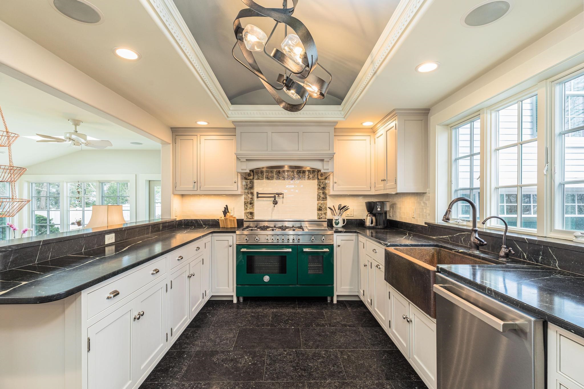 69 Court Street Exeter, NH 03833 - Photo 4 of 46