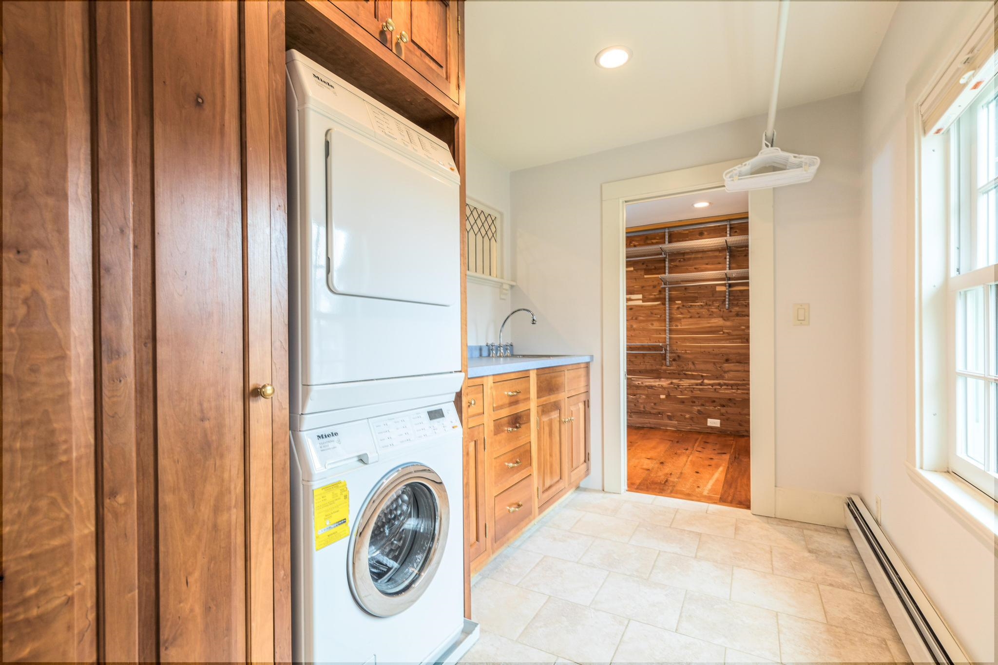 69 Court Street Exeter, NH 03833 - Photo 43 of 46