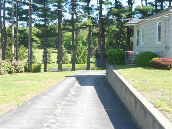 7 Milford Road Grafton, MA 01560 - Photo 4 of 25 Gallery Image 4