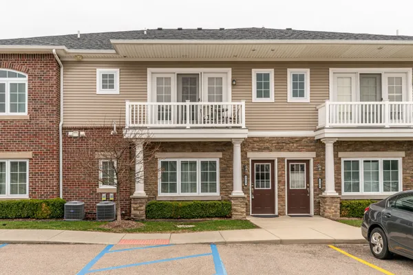 $2,400 | 5518 Arbor Chase Drive, Ann Arbor, MI 48103