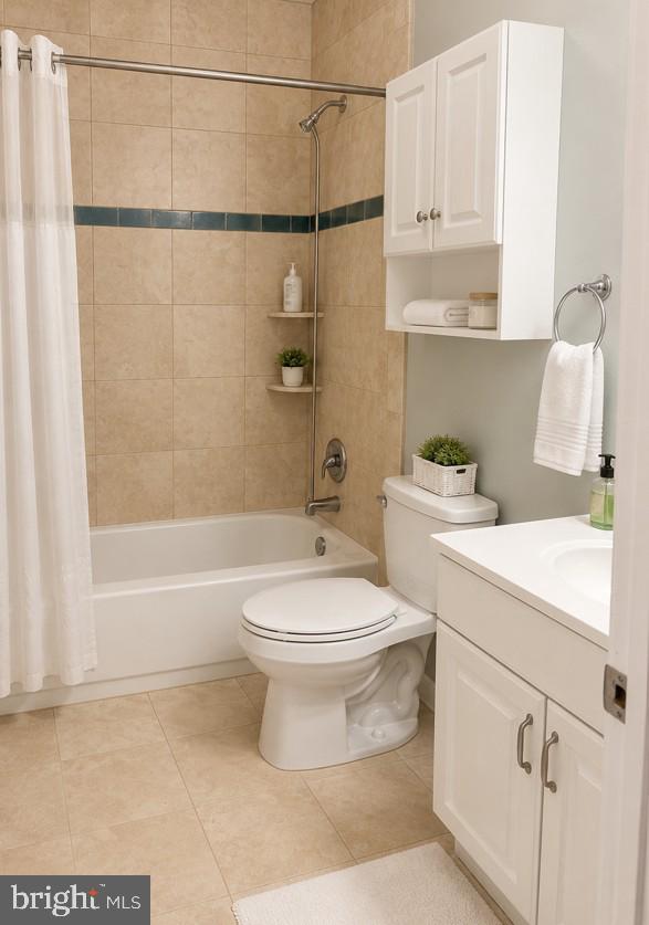 1639 Winding Waye Lane Silver Spring, MD 20902 - Photo 14 of 16 Upper level Full Bathroom