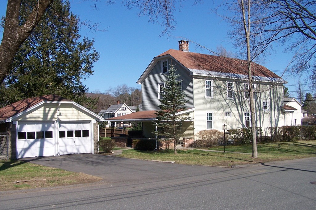 126 Shelburne Road Greenfield, MA 01301 - Photo 3 of 17 Gallery Image 3