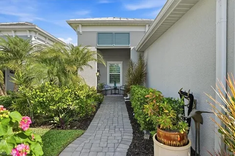 $575,000 | 2318 Marquesa Circle, Naples, FL 34112