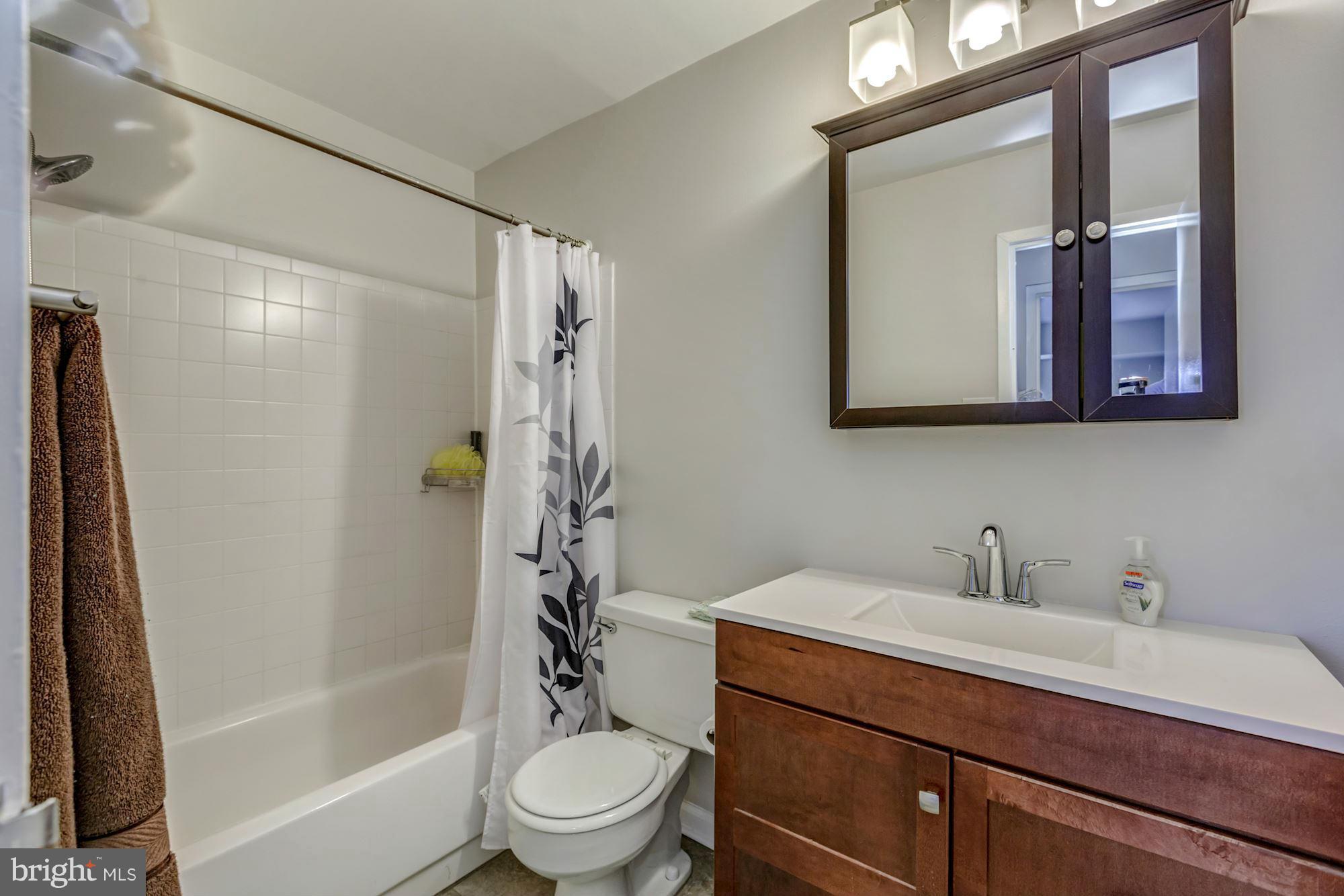 6147 Edsall Road, Unit J Alexandria, VA 22304 - Photo 10 of 20 Bath
