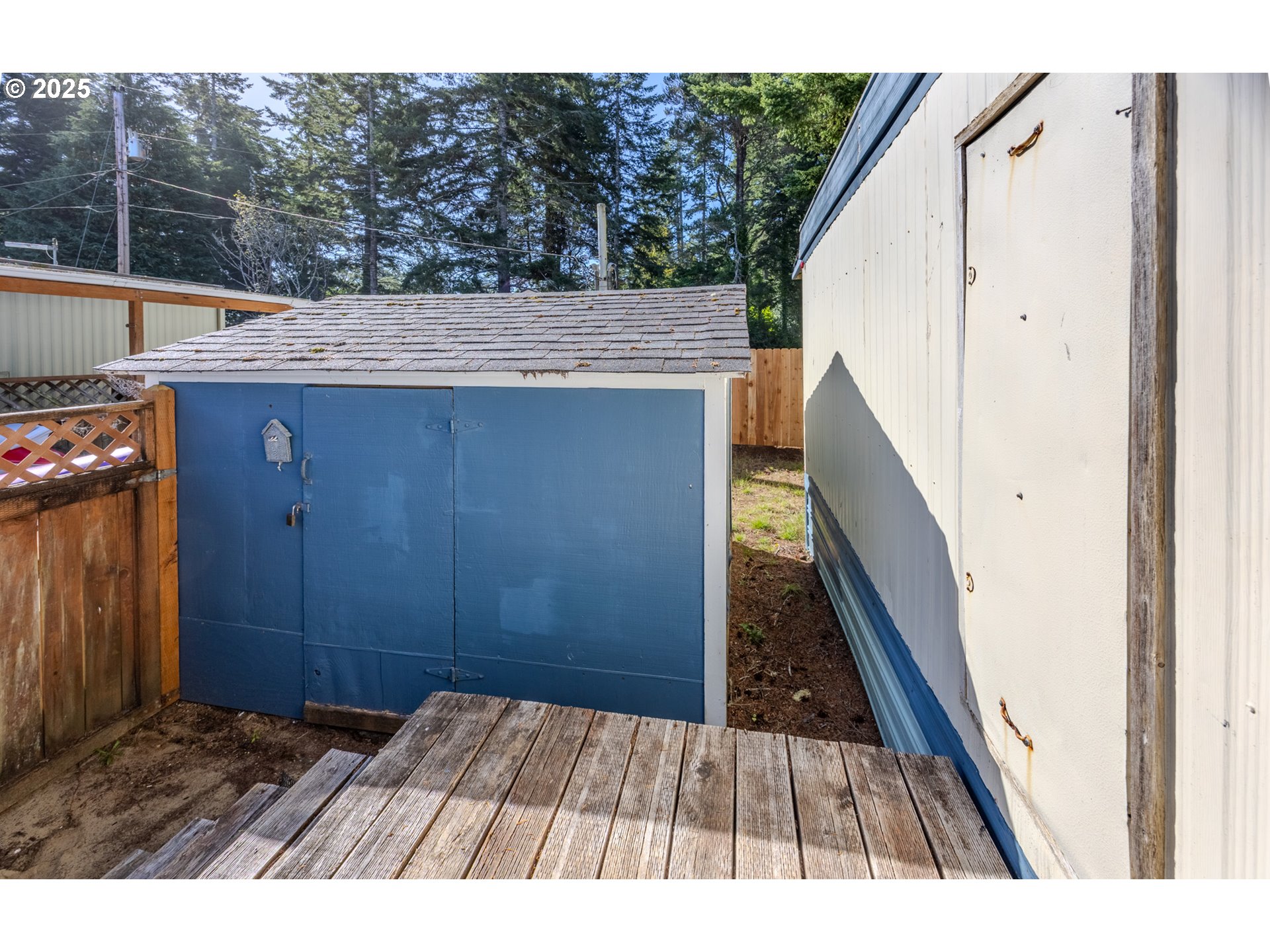 83763 Highway 101, Unit 21 Florence, OR 97439 - Photo 32 of 36 a view of balcony and deck