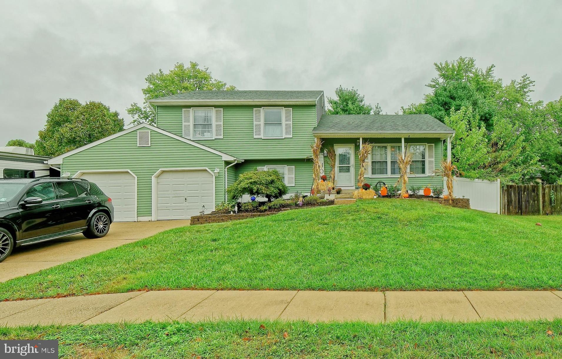 104 Hampton Court Sicklerville, NJ 08081 - Photo 1 of 26