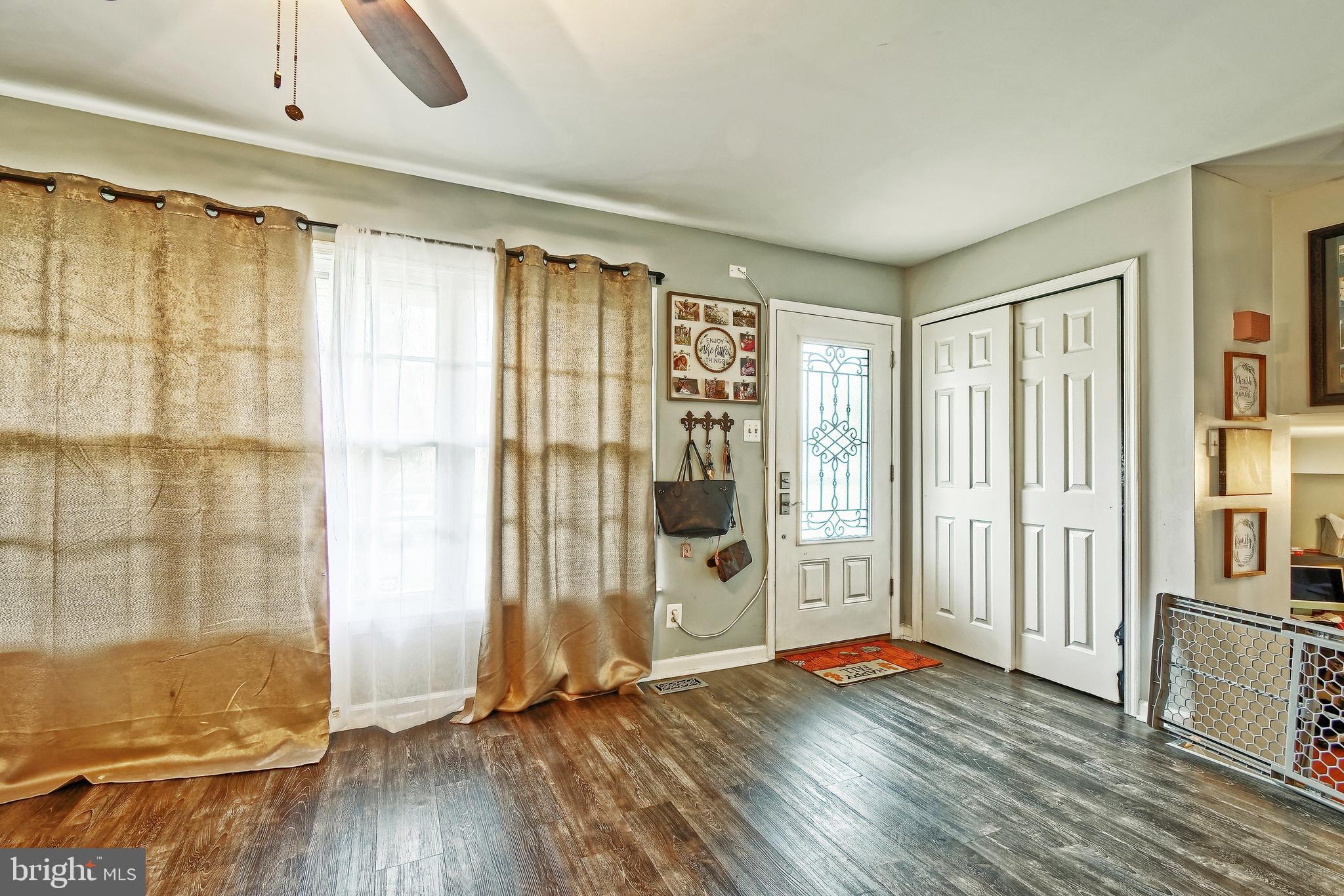 104 Hampton Court Sicklerville, NJ 08081 - Photo 10 of 26