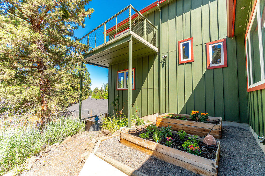 1633 Southeast Virginia Road Bend, OR 97702 - Photo 40 of 58 RileyVisuals-14