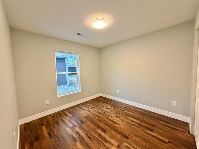 $187,900 | 559 Northwest 3rd Street, Linton, IN 47441