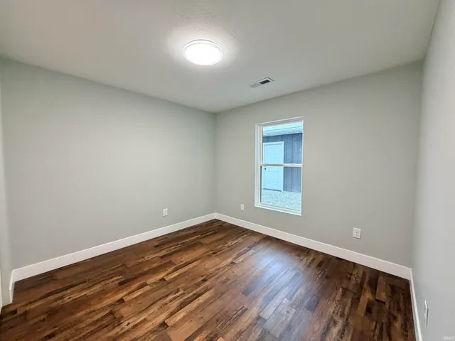 $187,900 | 559 Northwest 3rd Street, Linton, IN 47441