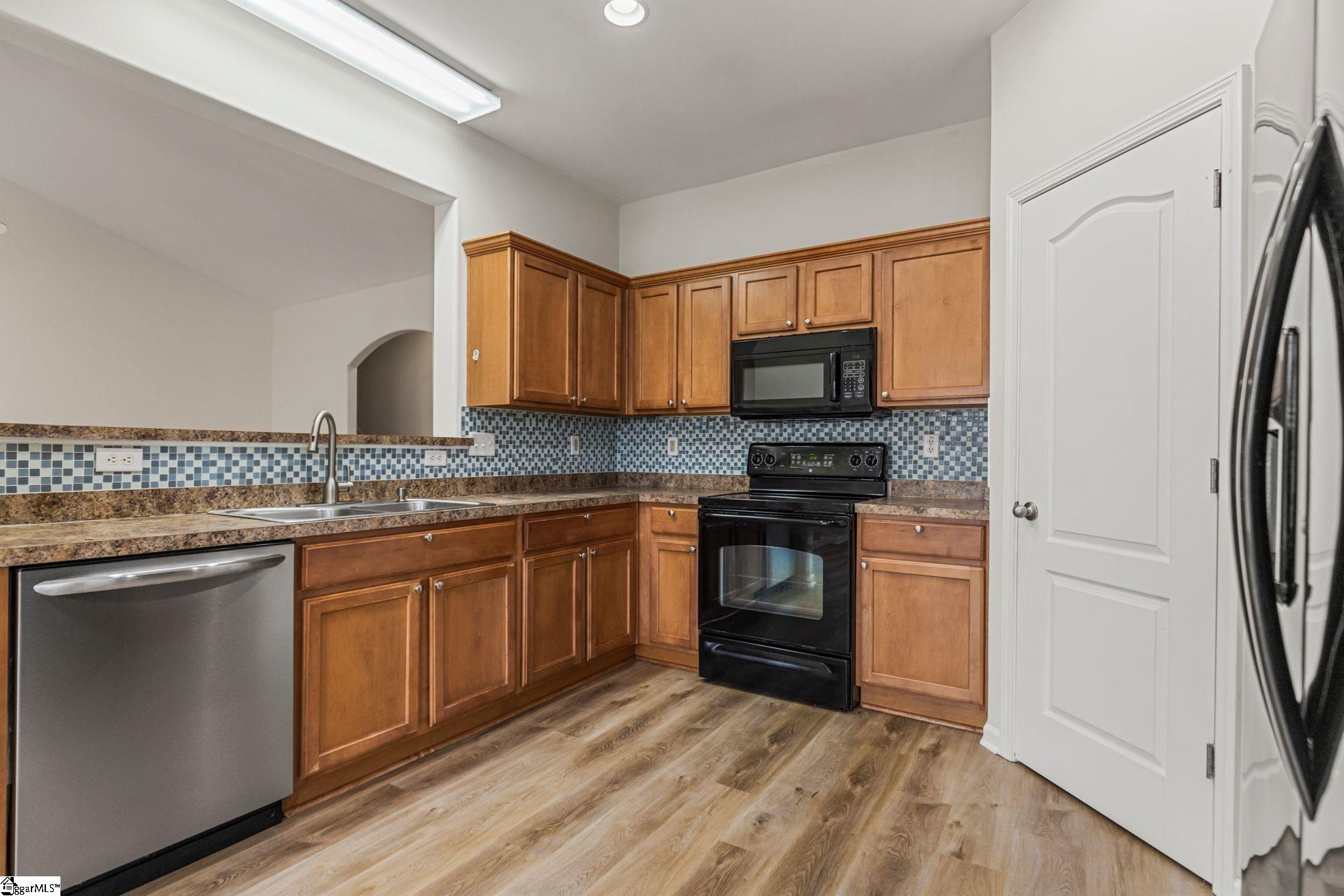 704 Center Road Taylors, SC 29687 - Photo 16 of 36