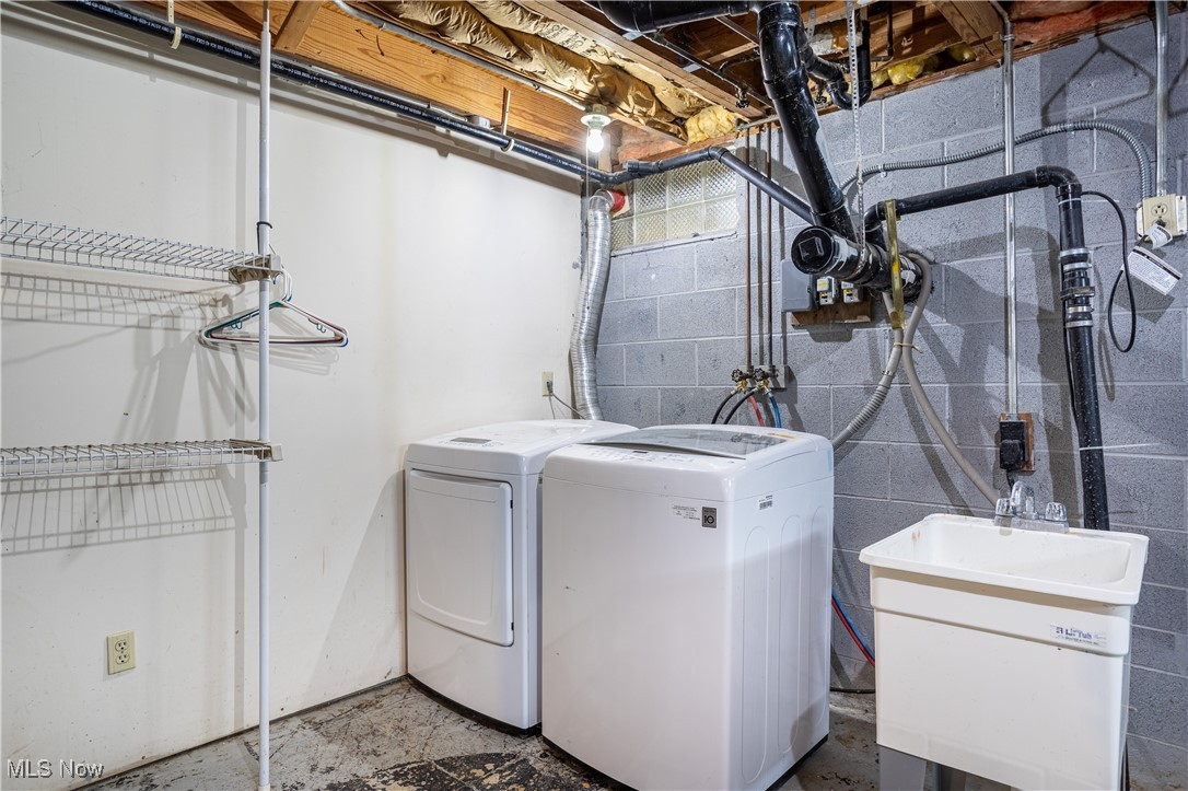 4254 Beat Road Litchfield, OH 44253 - Photo 21 of 27 Washer, Dryer and Utility Tub