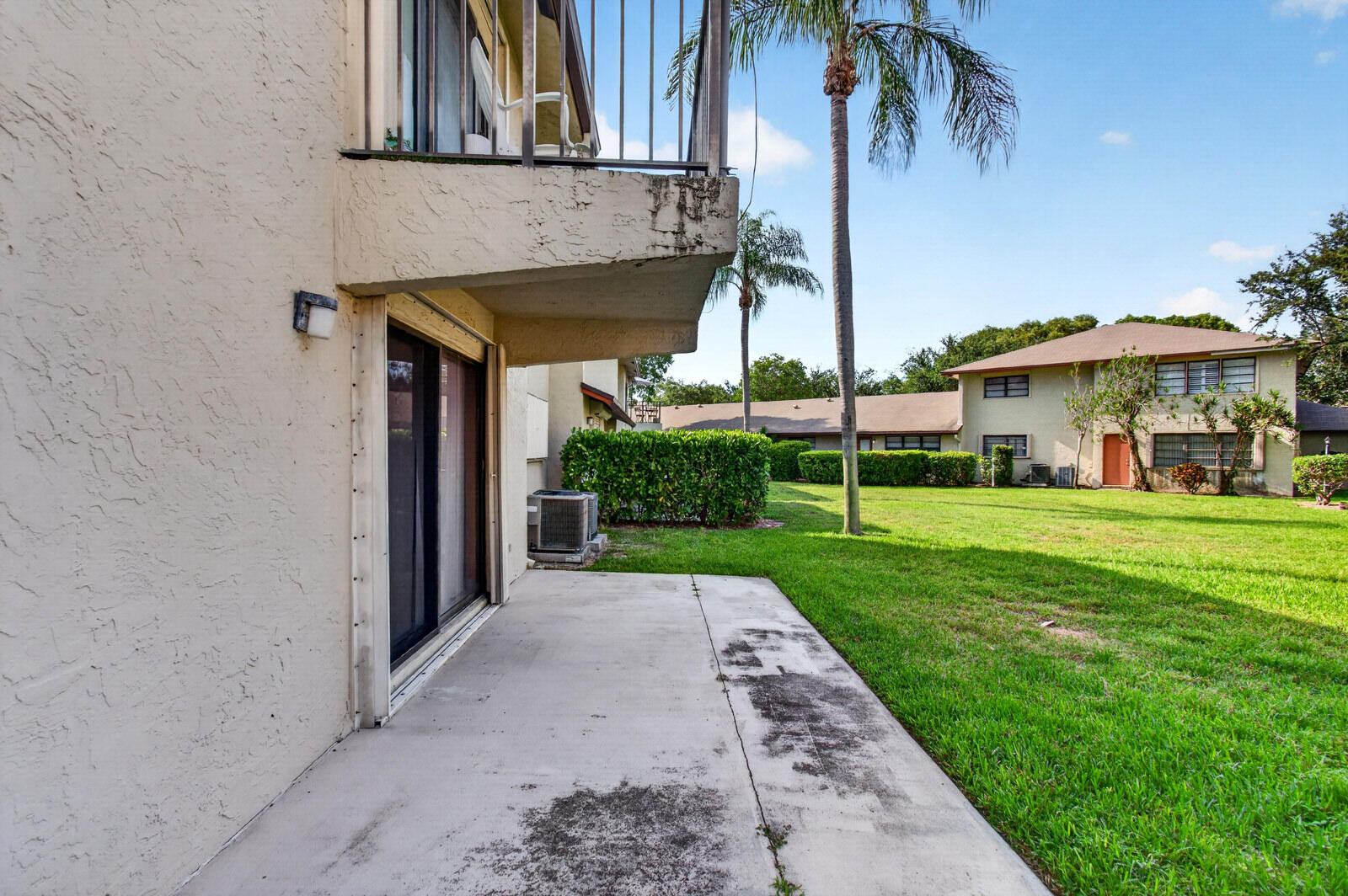 3951 Northeast 19th Road, Unit 1701 Pompano Beach, FL 33064 - Photo 79 of 82 a view of a house with a yard