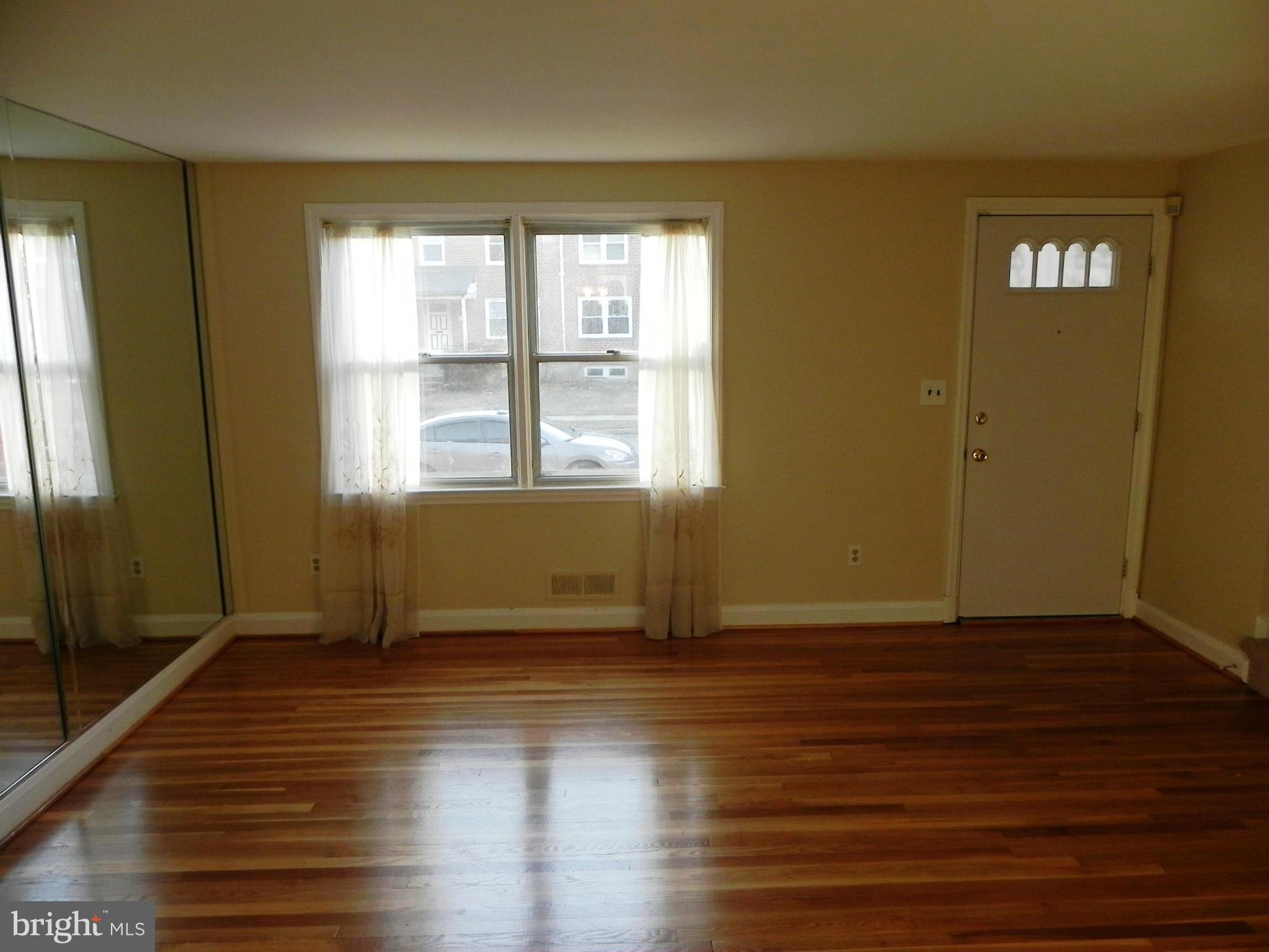 5505 Sagra Road Baltimore, MD 21239 - Photo 3 of 14 Living Room