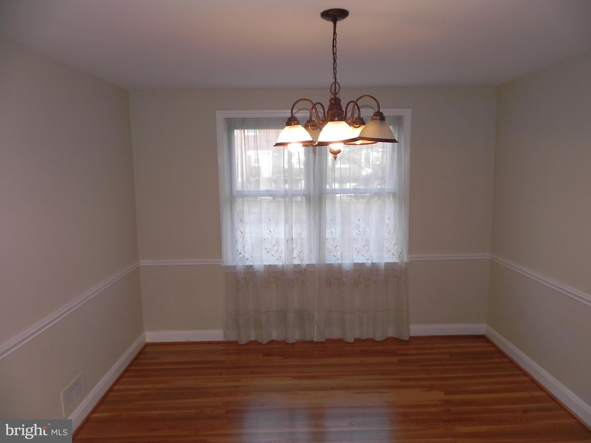 5505 Sagra Road Baltimore, MD 21239 - Photo 7 of 14 Dining Room