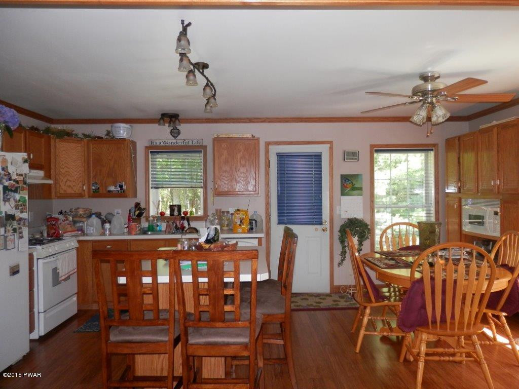 407 Cummins Hill Road Milford, PA 18337 - Photo 4 of 11