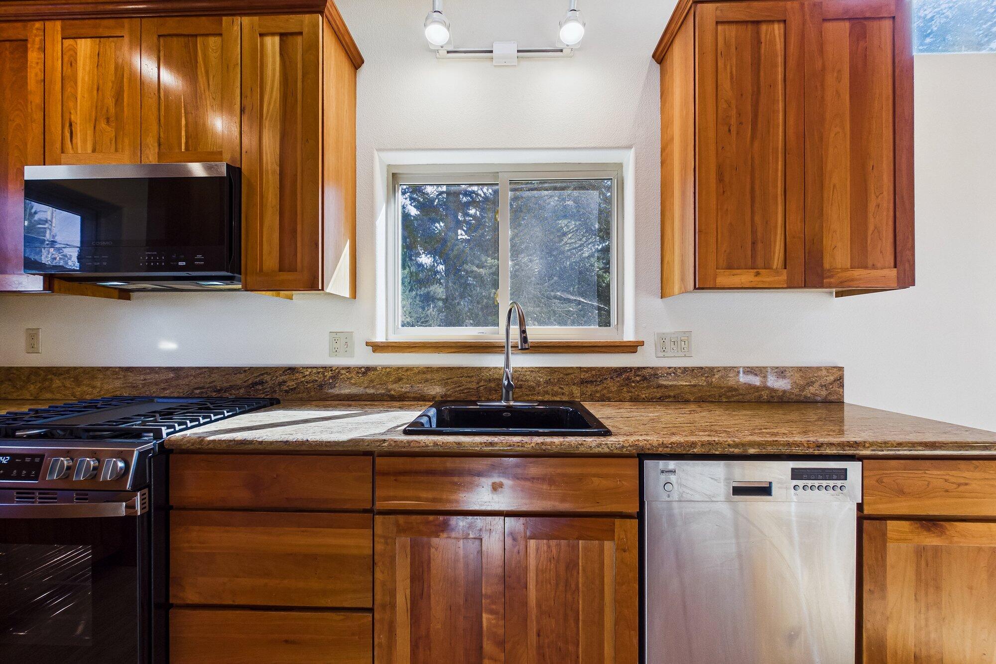 950 Spring Road Shelter Cove, CA 95589 - Photo 9 of 42
