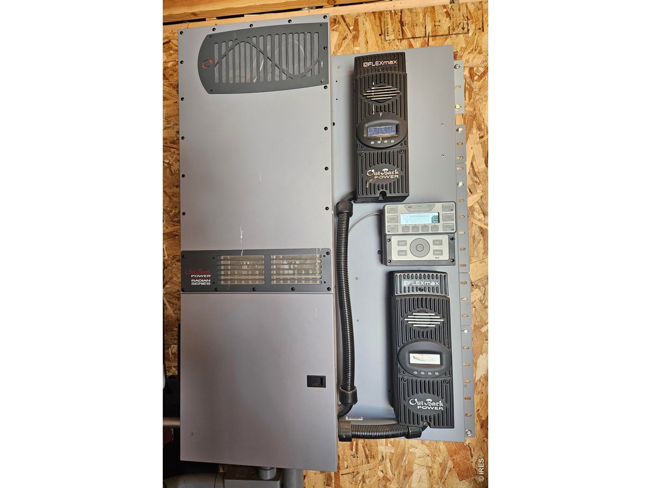 957 Stringtown Gulch Road Bellvue, CO 80512 - Photo 6 of 17 a picture of a wall