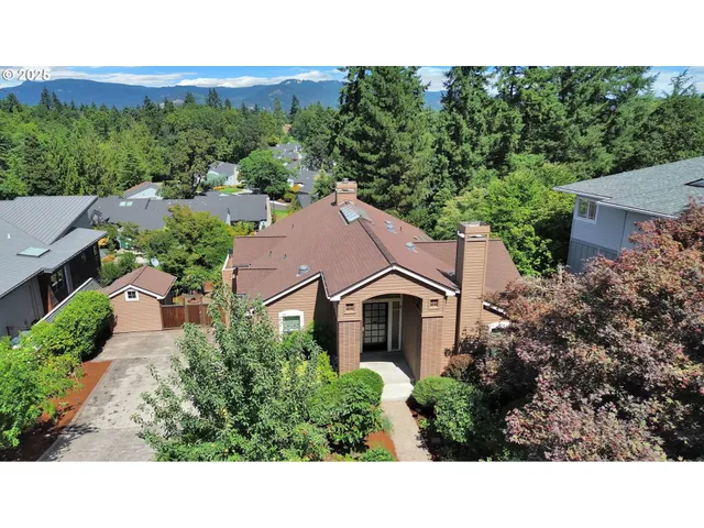 $1,290,000 | 410 Spyglass Drive, Eugene, OR 97401
