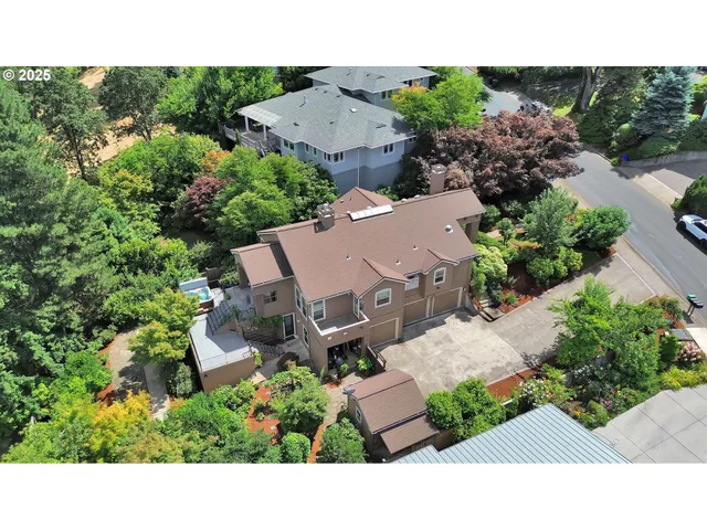 $1,290,000 | 410 Spyglass Drive, Eugene, OR 97401