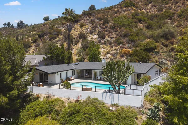 $2,595,000 | 507 Venado Vista Drive, La Canada Flintridge, CA 91011