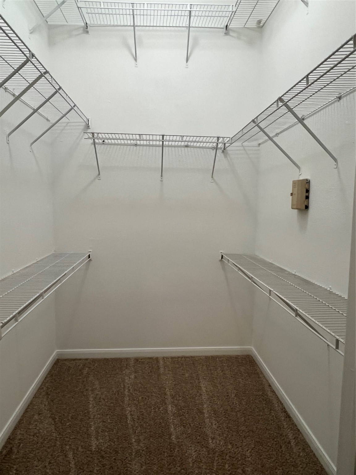 5353 Memorial Drive, Unit 1004 Houston, TX 77007 - Photo 6 of 19 Walking closet