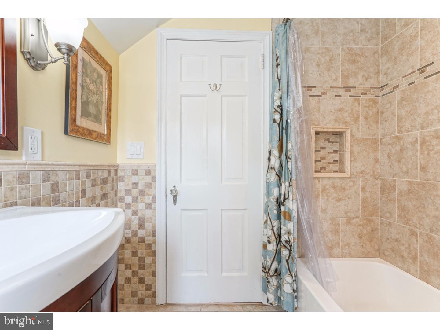2162 East County Line Road Ardmore, PA 19003 - Photo 17 of 24 Bathroom