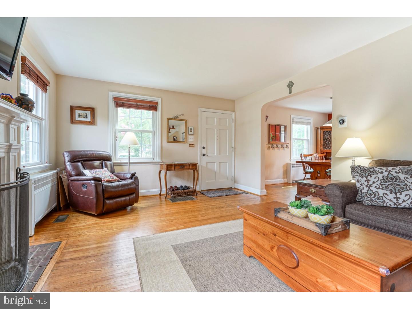 2162 East County Line Road Ardmore, PA 19003 - Photo 10 of 24 Living Room