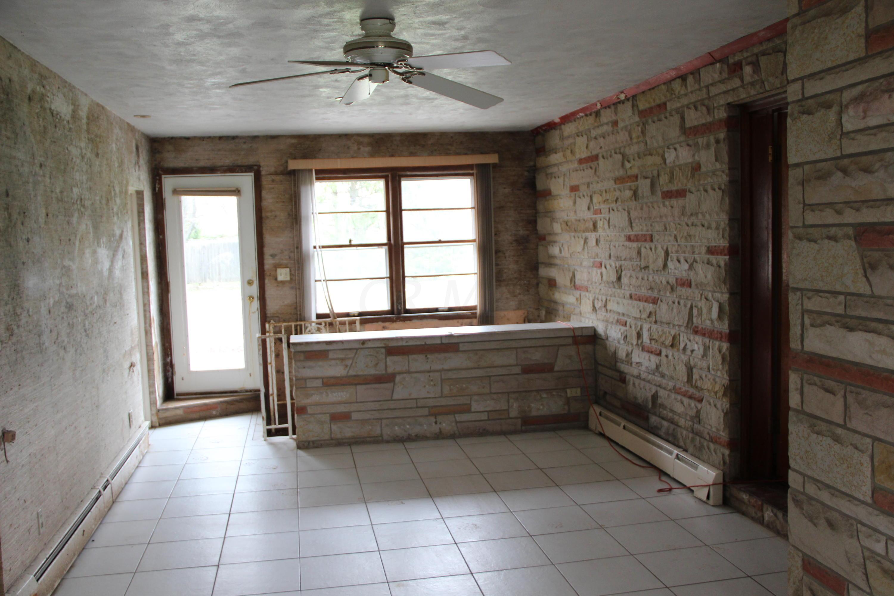 84 Charward Road Southwest Reynoldsburg, OH 43068 - Photo 4 of 12