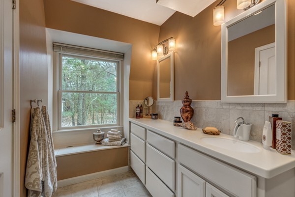 6 Fox Run Road Bedford, MA 01730 - Photo 16 of 28 Gallery Image 16
