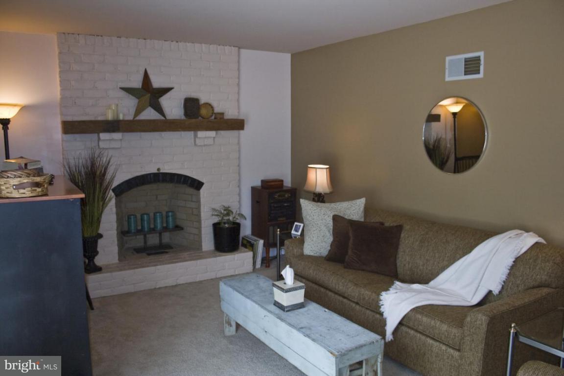 6 West Lexington Road Lititz, PA 17543 - Photo 4 of 15