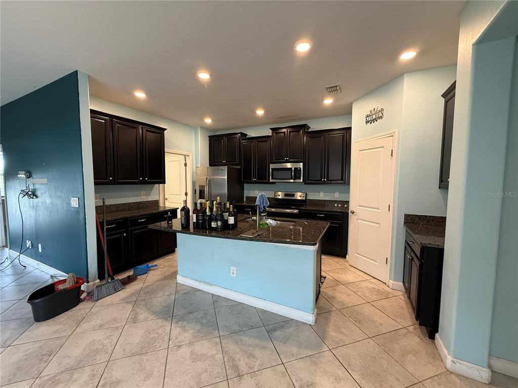 11865 Sunburst Marble Road Riverview, FL 33579 - Photo 14 of 38
