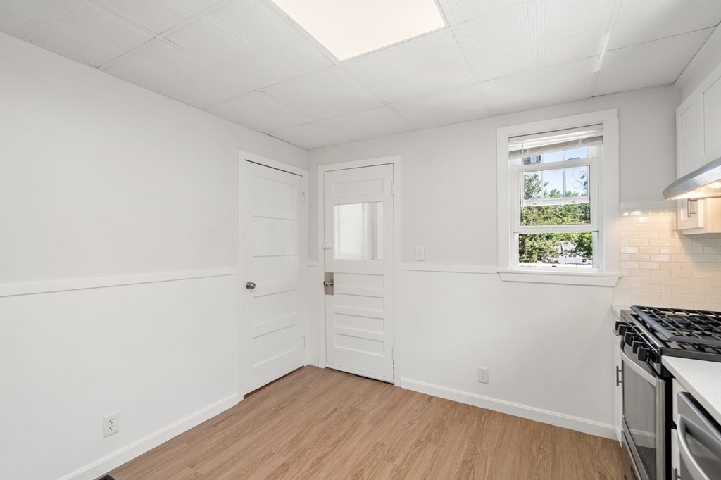 23 Staten Road Braintree, MA 02184 - Photo 8 of 25 Gallery Image 8