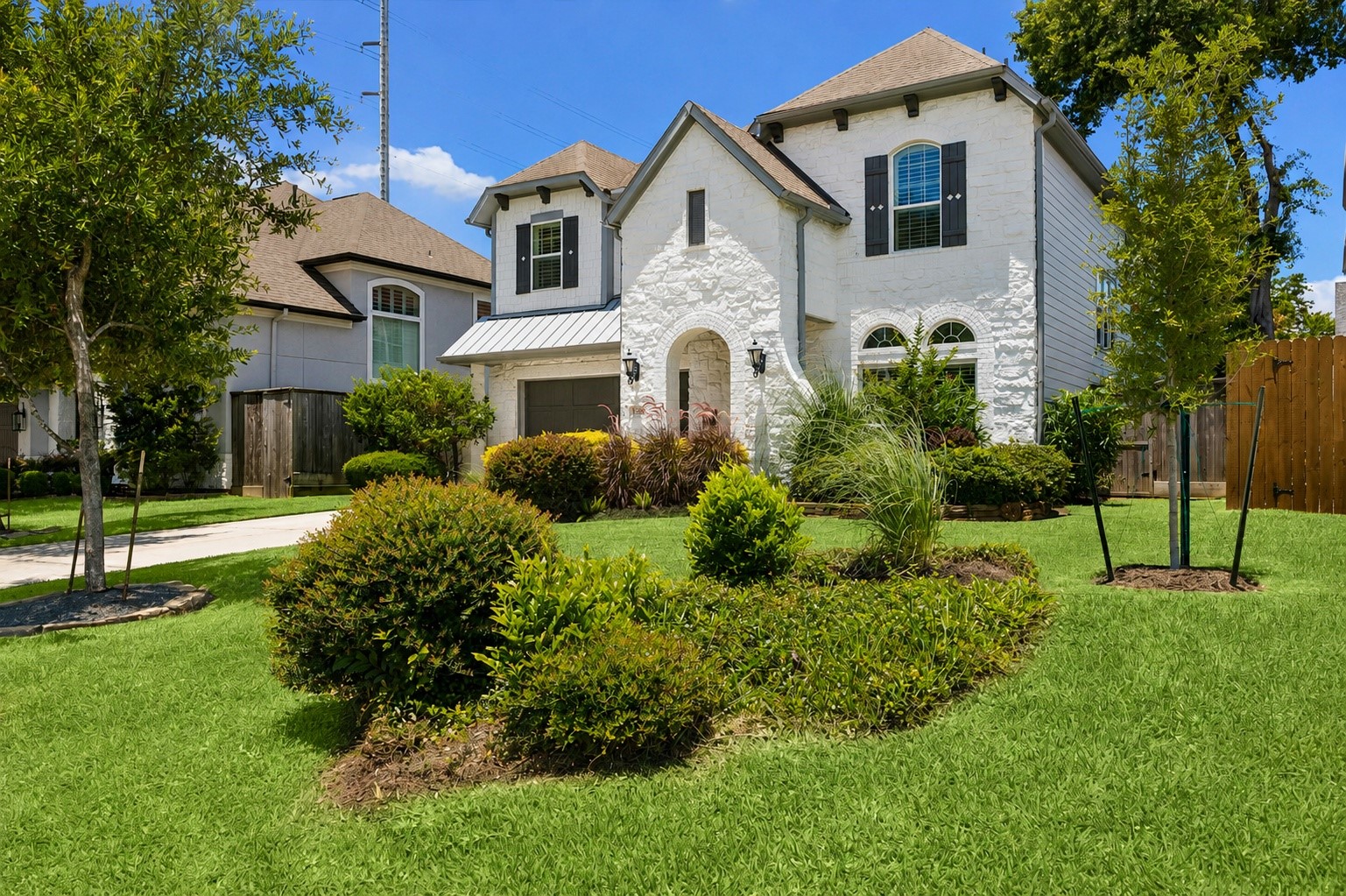 1360 Chippendale Road Houston, TX 77018 - Photo 2 of 34 Wonderful front elevation showcasing the home's attractive landscaping and welcoming covered front patio. Ideally situated in one of Oak Forest's most desirable locations with convenient access to parks, dining, shopping, and major freeways.