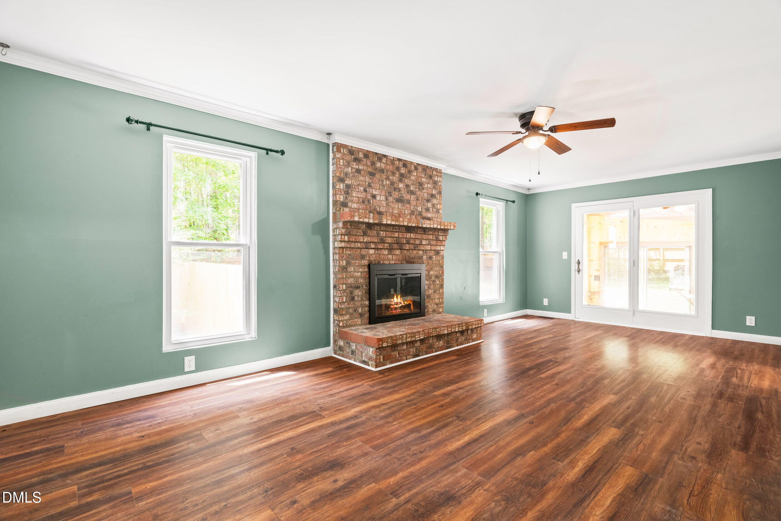 133 Stagecrest Drive Raleigh, NC 27603 - Photo 12 of 36 Living Room