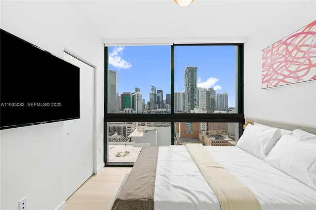 $5,800 | 225 North Miami Avenue, Unit 2012, Miami, FL 33128