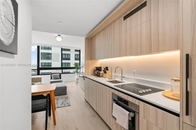 $5,800 | 225 North Miami Avenue, Unit 2012, Miami, FL 33128