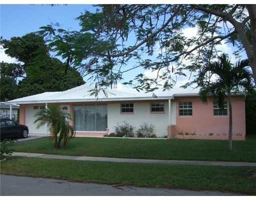 974 Southwest 9th Terrace Boca Raton, FL 33486 - Photo 1 of 20 Primary Photo