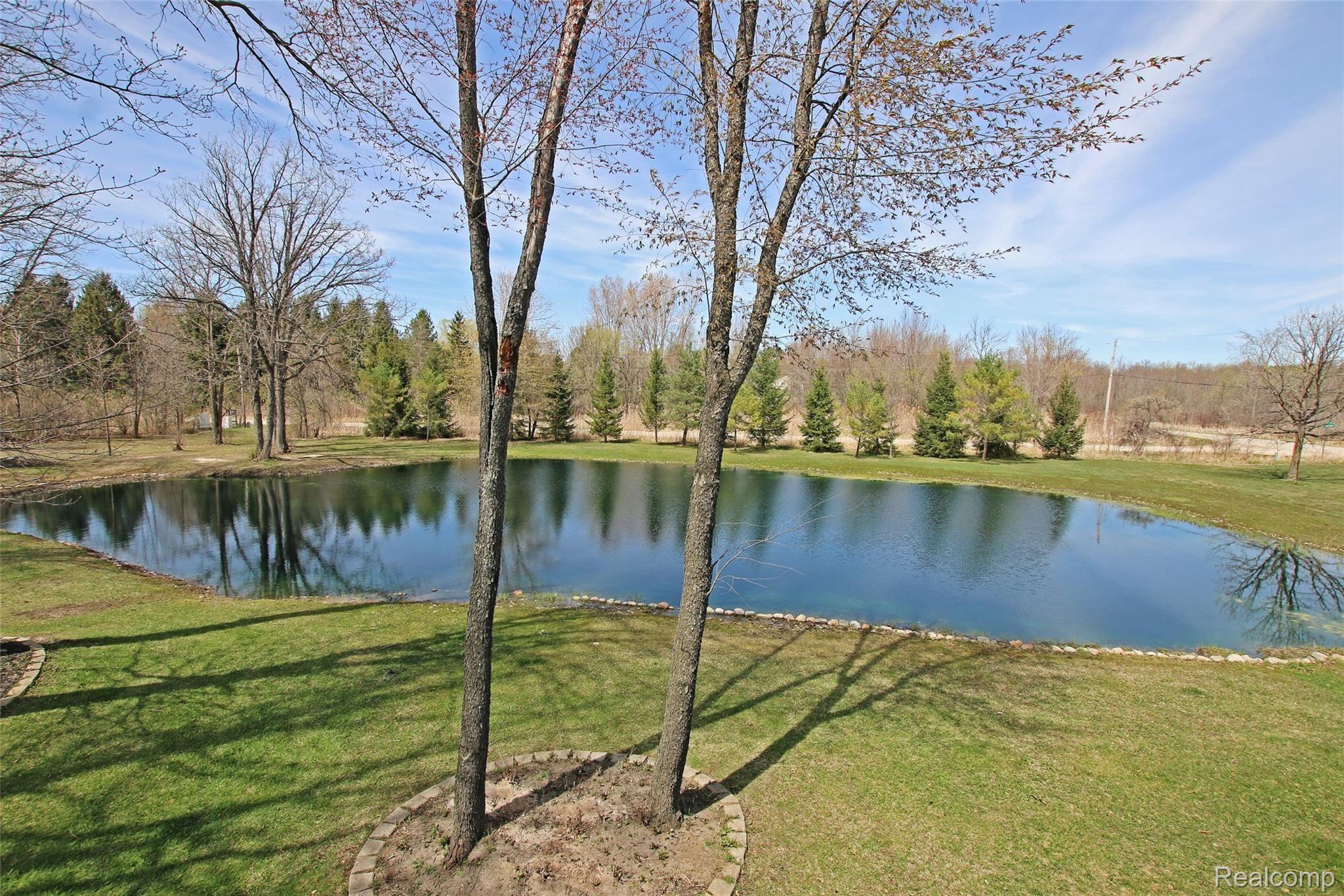 9026 Washburn Road Goodrich, MI 48438 - Photo 70 of 74 70) Upper Deck View.jpg