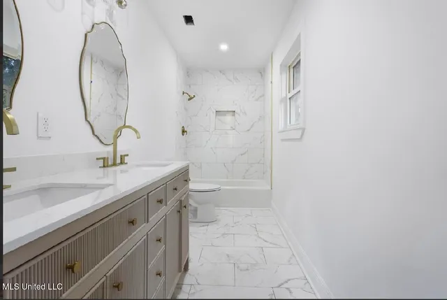 $329,000 | 4024 Castenera Avenue, Moss Point, MS 39563