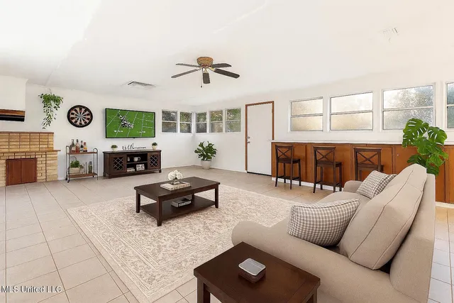 $329,000 | 4024 Castenera Avenue, Moss Point, MS 39563