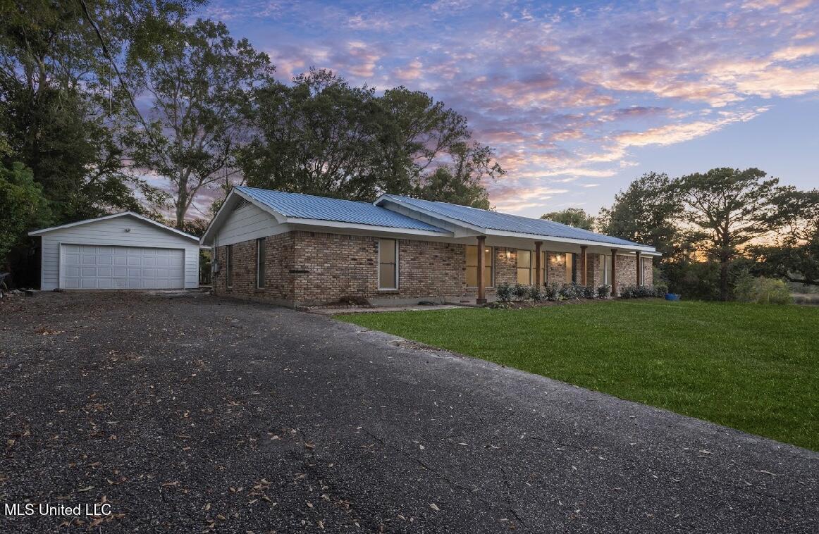 4024 Castenera Avenue Moss Point, MS 39563 - Photo 6 of 59 IMG_1270