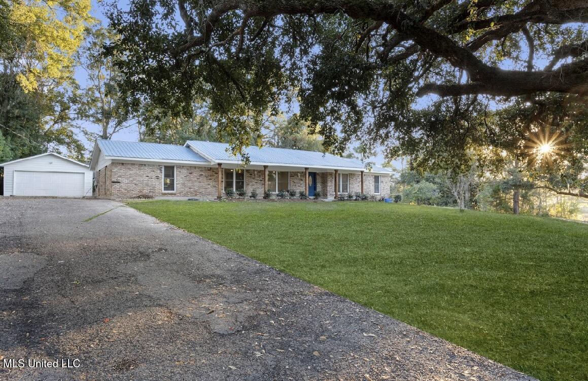 4024 Castenera Avenue Moss Point, MS 39563 - Photo 7 of 59 IMG_1271