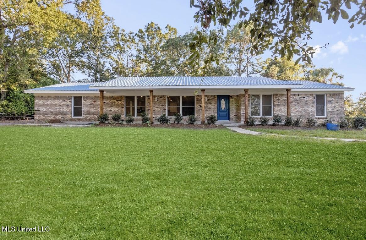 4024 Castenera Avenue Moss Point, MS 39563 - Photo 8 of 59 IMG_1274