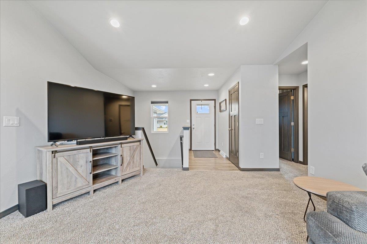 3020 South Weiler Road Kaukauna, WI 54130 - Photo 4 of 37