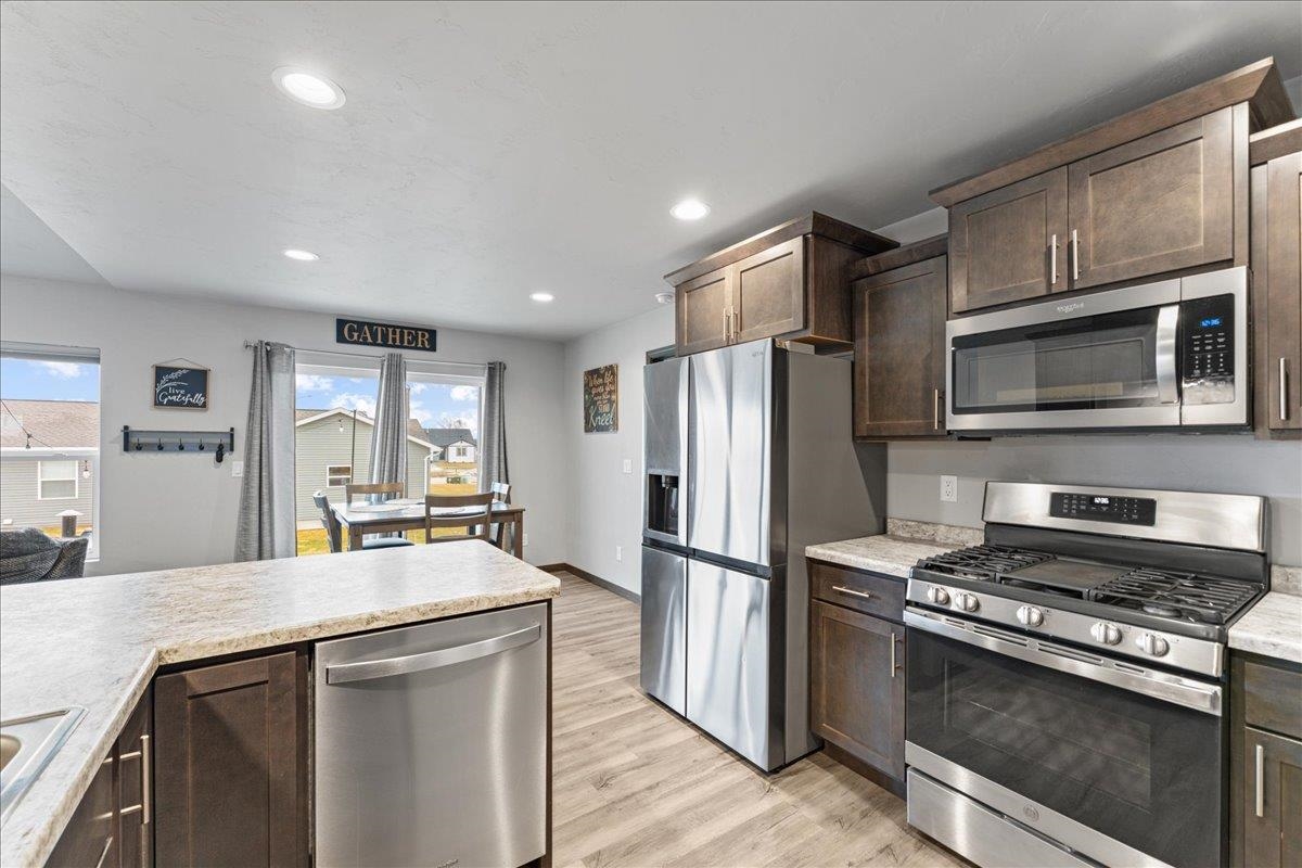 3020 South Weiler Road Kaukauna, WI 54130 - Photo 8 of 37