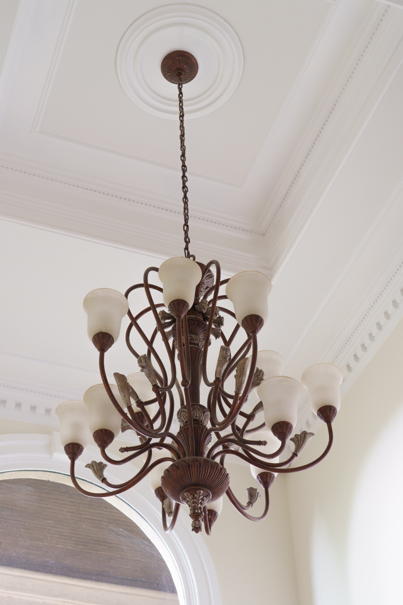 116 Foxcross Road Hendersonville, TN 37075 - Photo 3 of 57 a table with a vase of flowers on it