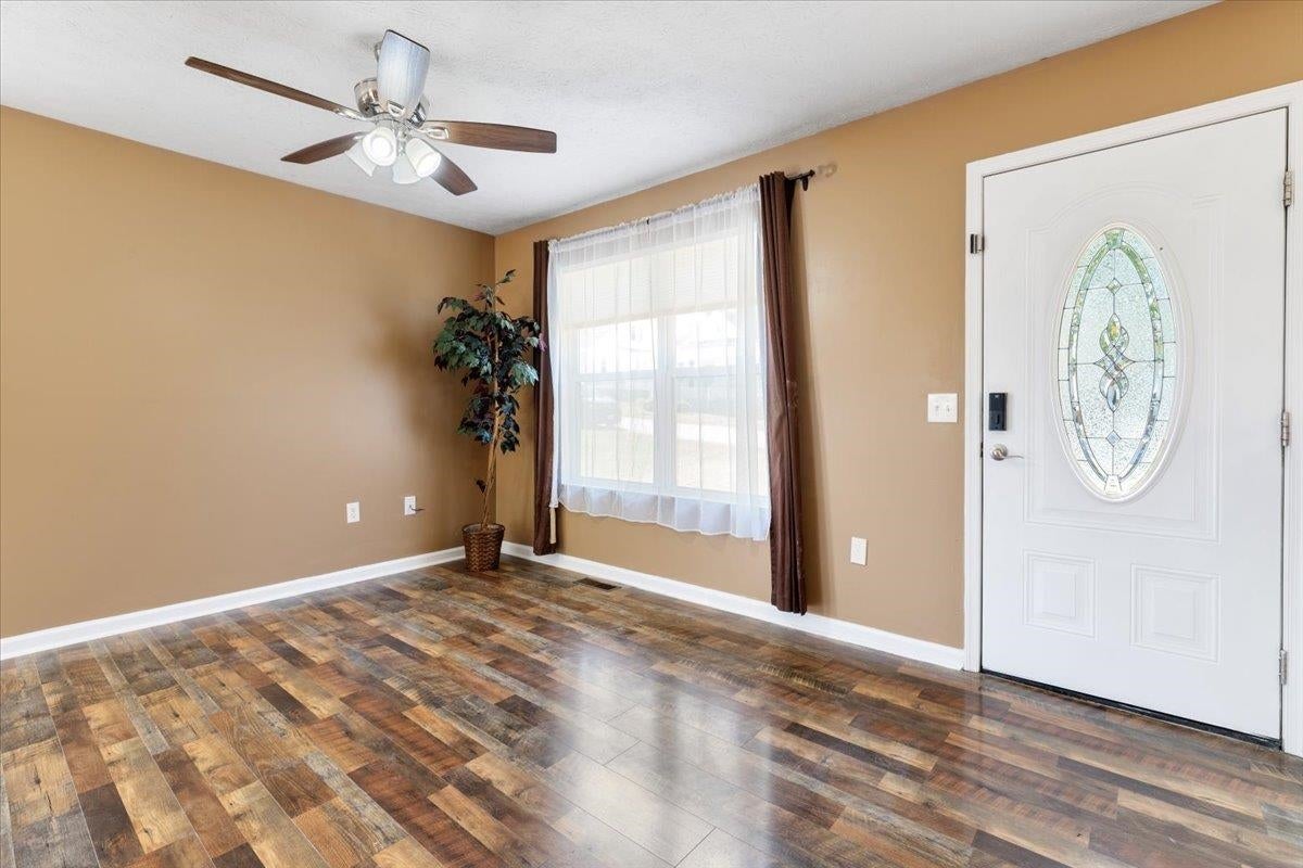 910 Gilbert Street Radford, VA 24141 - Photo 8 of 65 Gallery Image 8
